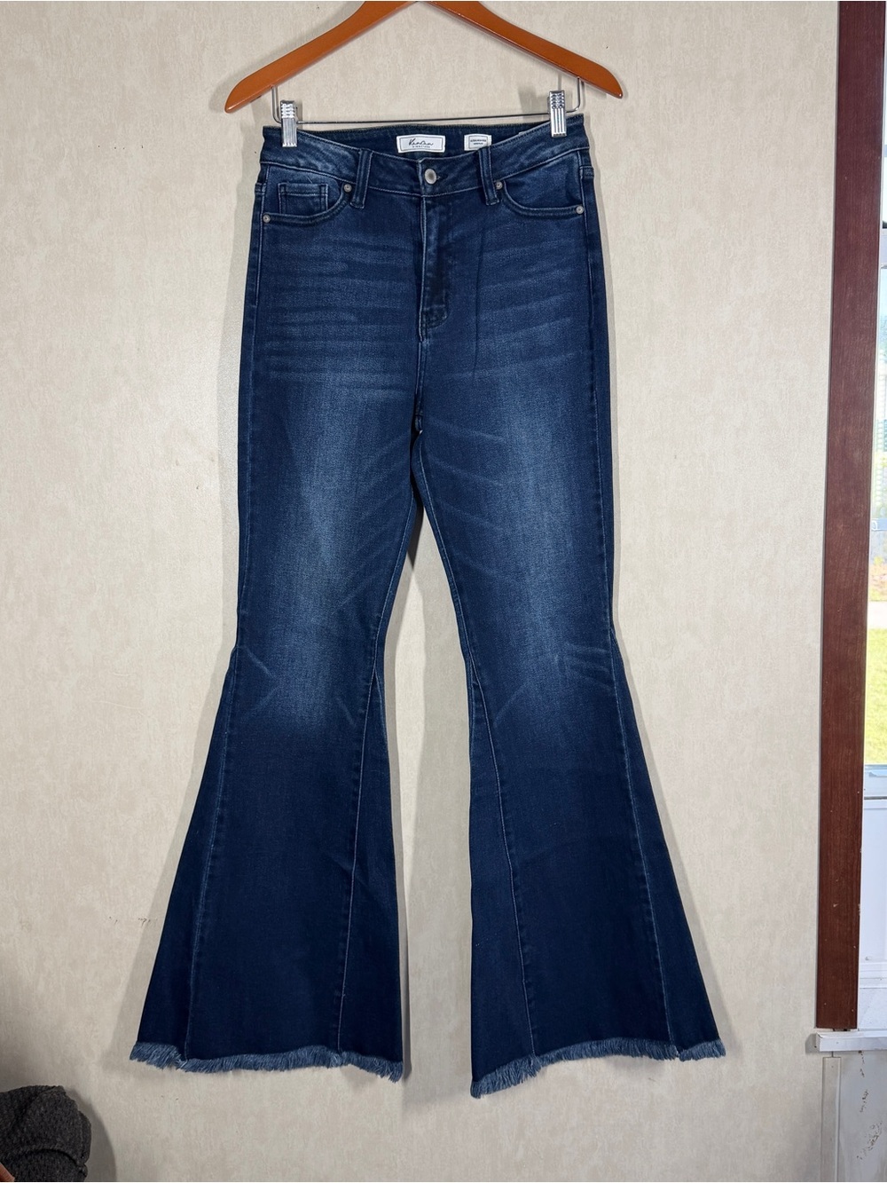 KanCan Signature Women’s Ultra High Rise Super Flare Jeans in Estilo 27
